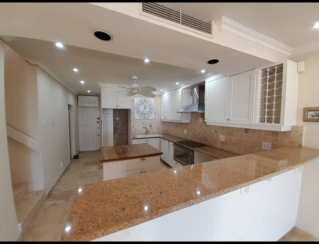 4 BEDROOM APARTMENT FOR SALE IN UMHLANGA CENTRAL